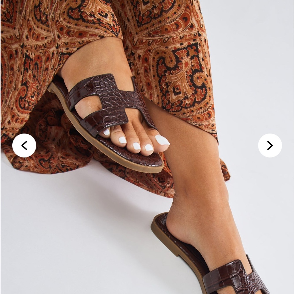 Brown Crocodile Pattern Women's Sandals